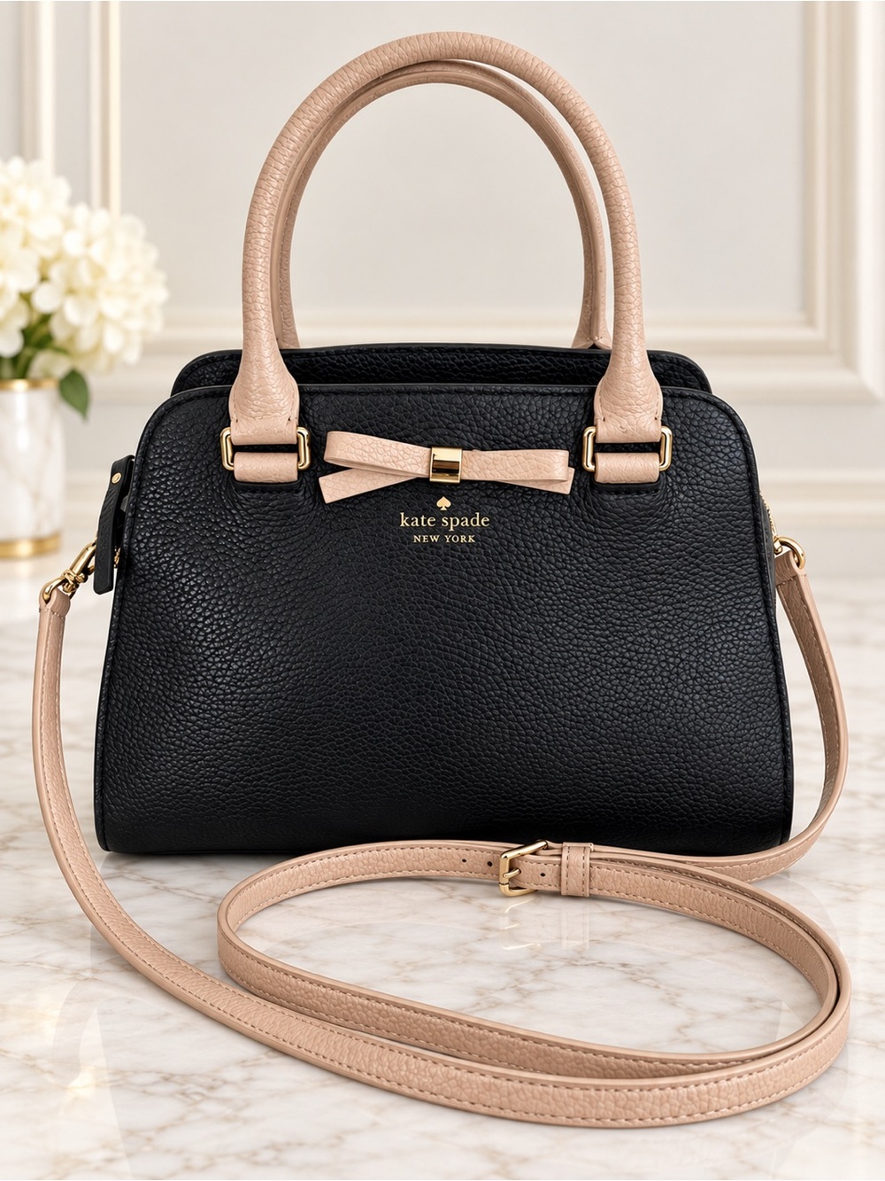 kate spade Black and Beige Pebbled Leather Bow Shoulder bag crossbody